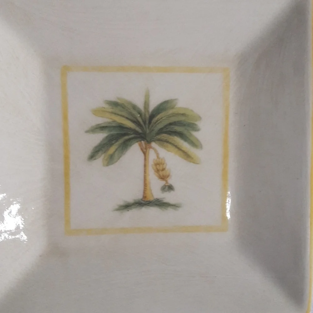 Williams Sonoma Plates-Set of 4